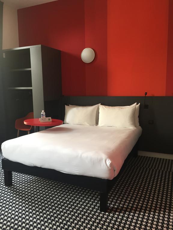 Hotel Ibis Styles Marseille Vieux Port Esterno foto